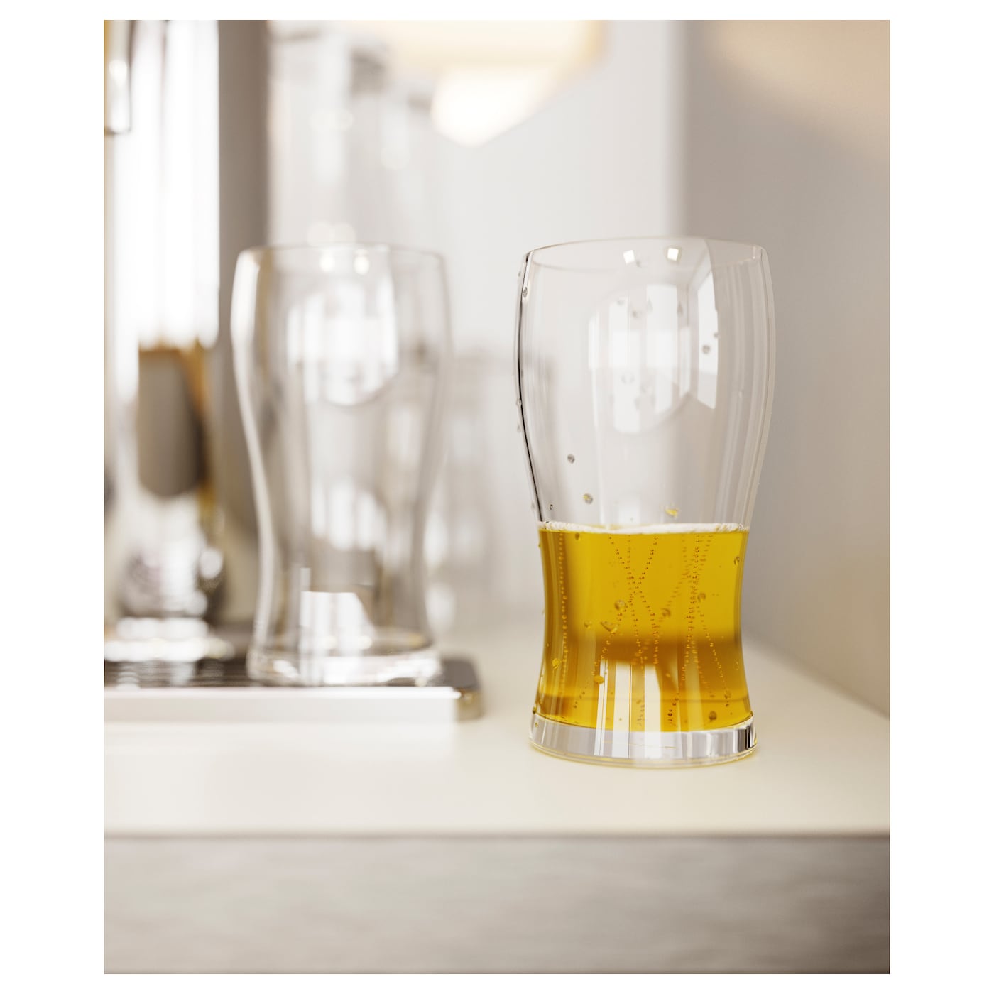 découvrez notre élégant verre akerbeltz de 50 cl, parfait pour apprécier vos boissons préférées avec style. fabriqué avec soin, il allie design moderne et fonctionnalité. idéal pour les soirées entre amis ou les moments de détente.